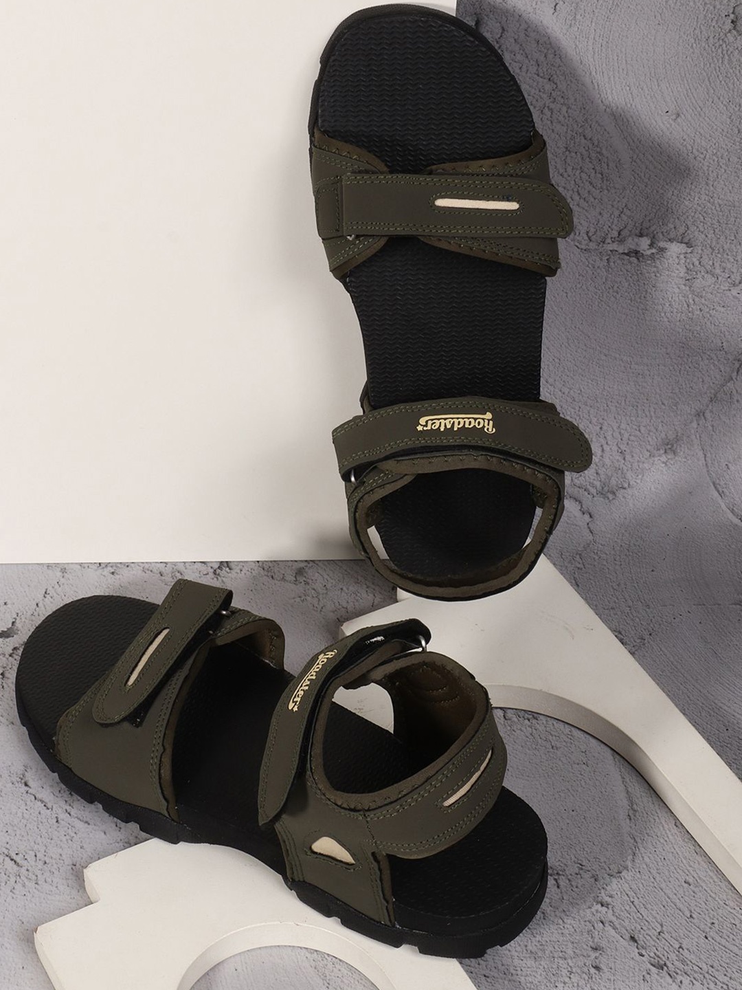 

Roadster Men Green Sandals