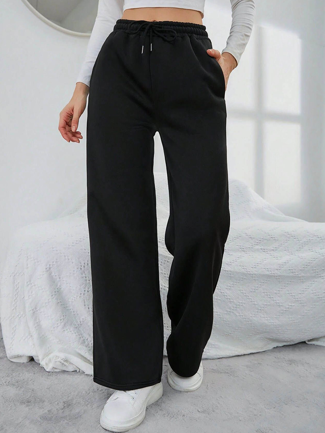 

FNOCKS Women Relaxed-Fit Cotton Track Pants, Black