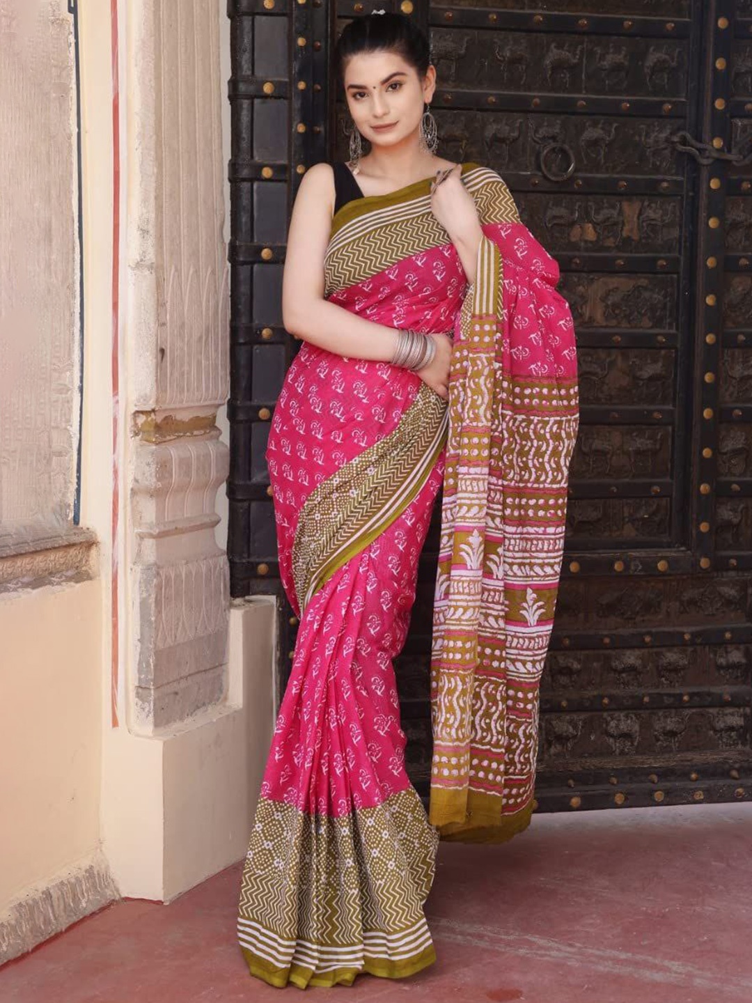 

JAIPURI PRINT Ethnic Motifs Pure Cotton Block Print Saree, Pink