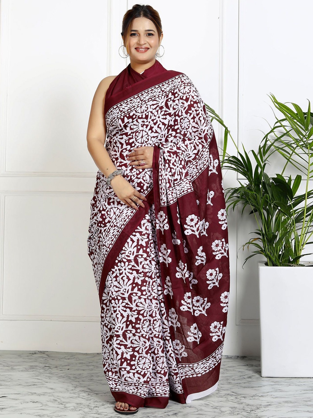

JAIPURI PRINT Floral Pure Cotton Ikat Saree, Maroon