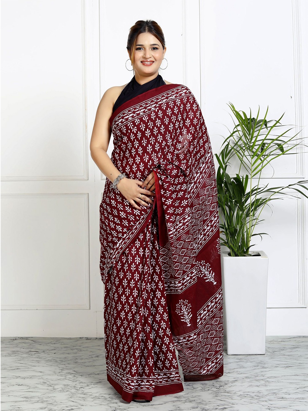 

JAIPURI PRINT Floral Pure Cotton Block Print Saree, Maroon