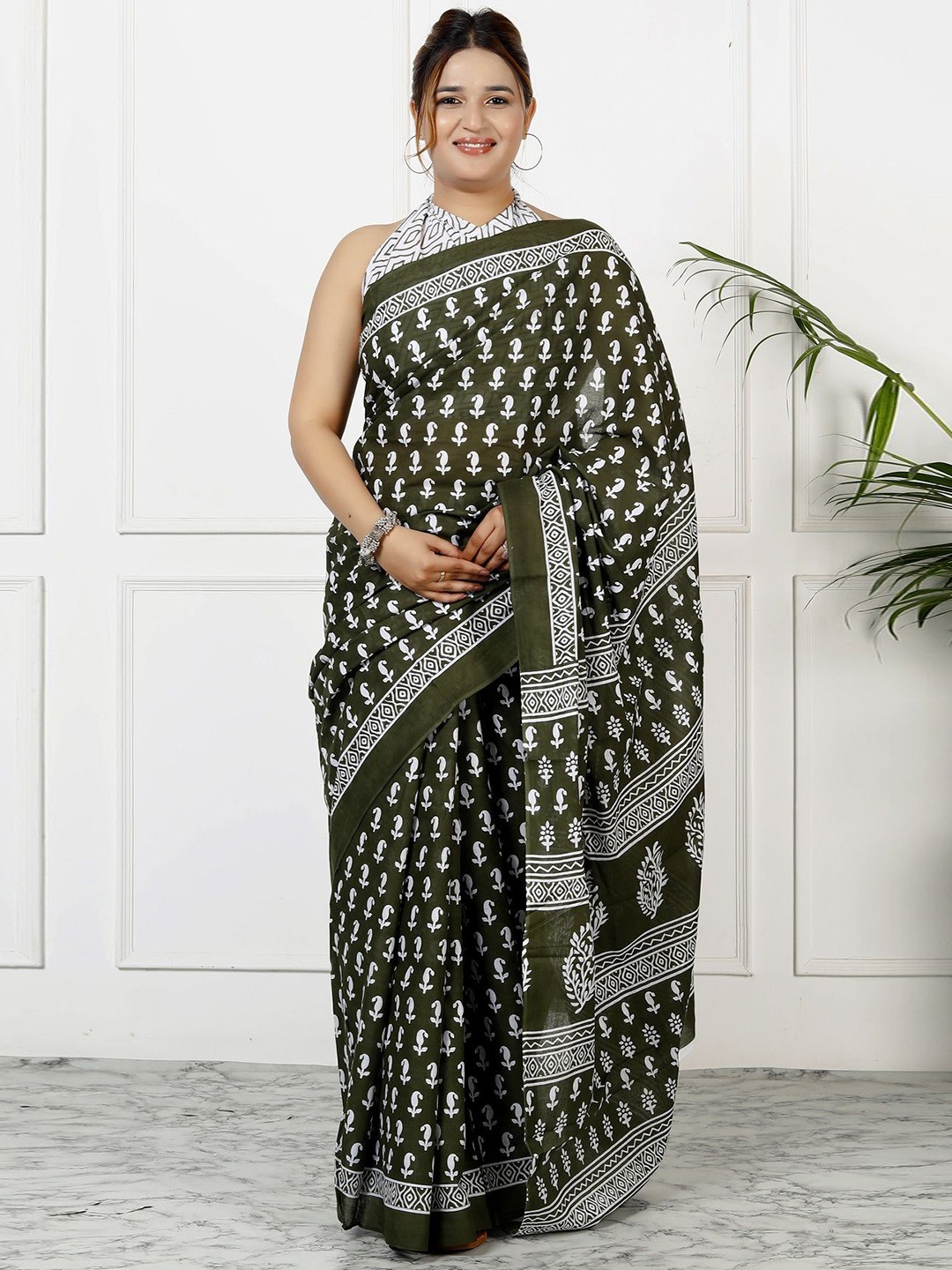 

JAIPURI PRINT Floral Pure Cotton Ikat Saree, Green