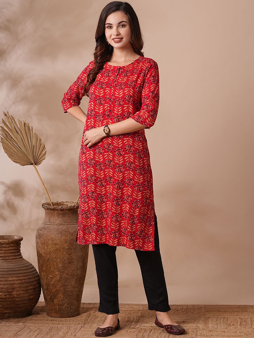 

FASHOR Women Ethnic Motifs Printed Flared Sleeves Thread Work Kurta, Red
