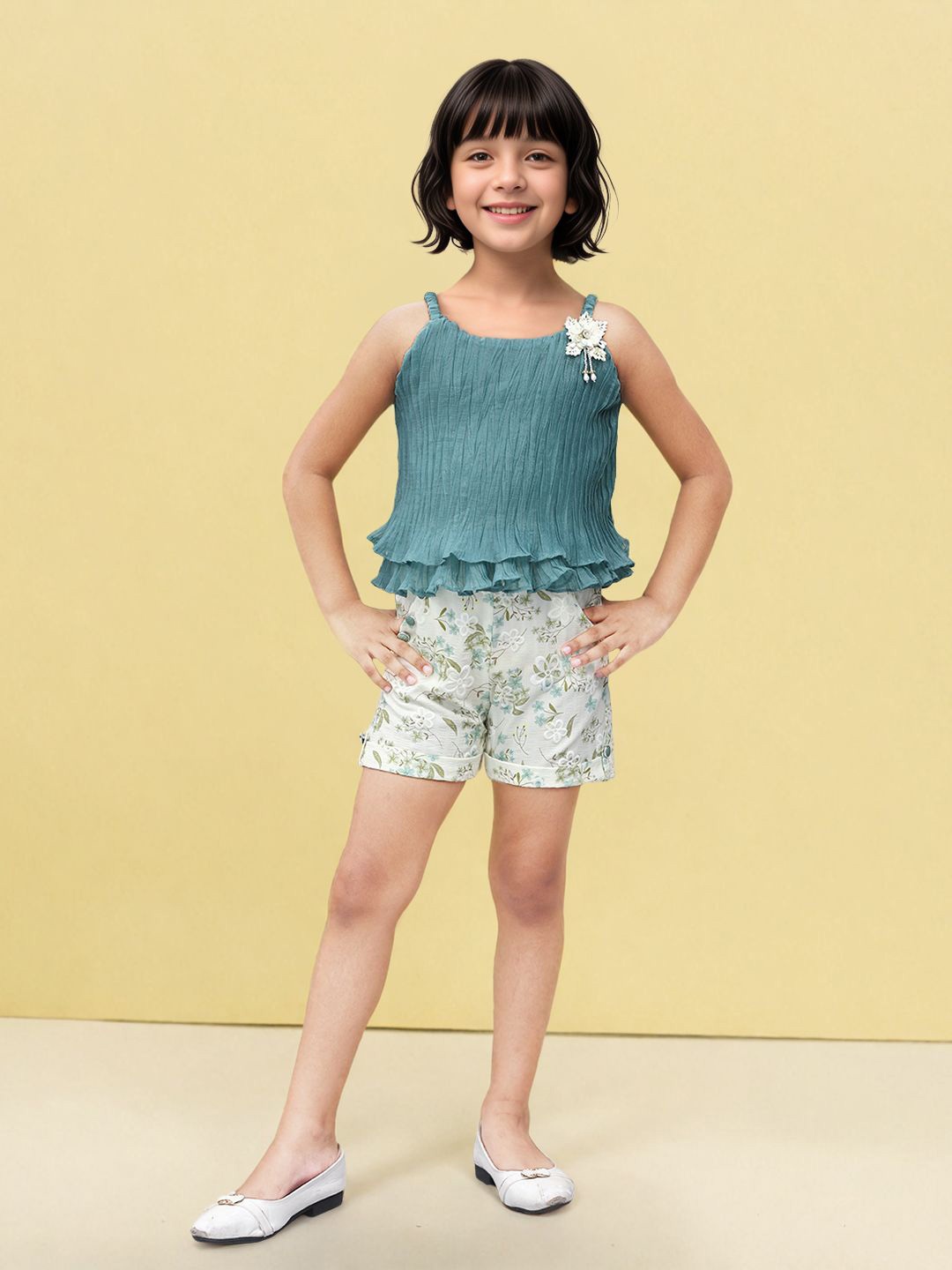 

Toonyport Girls Printed Top with Shorts, Green