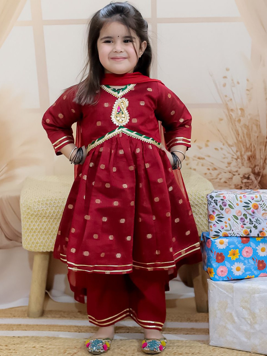 

BownBee Girls Ethnic Motifs Embroidered Regular Kurta with Salwar & With Dupatta, Maroon