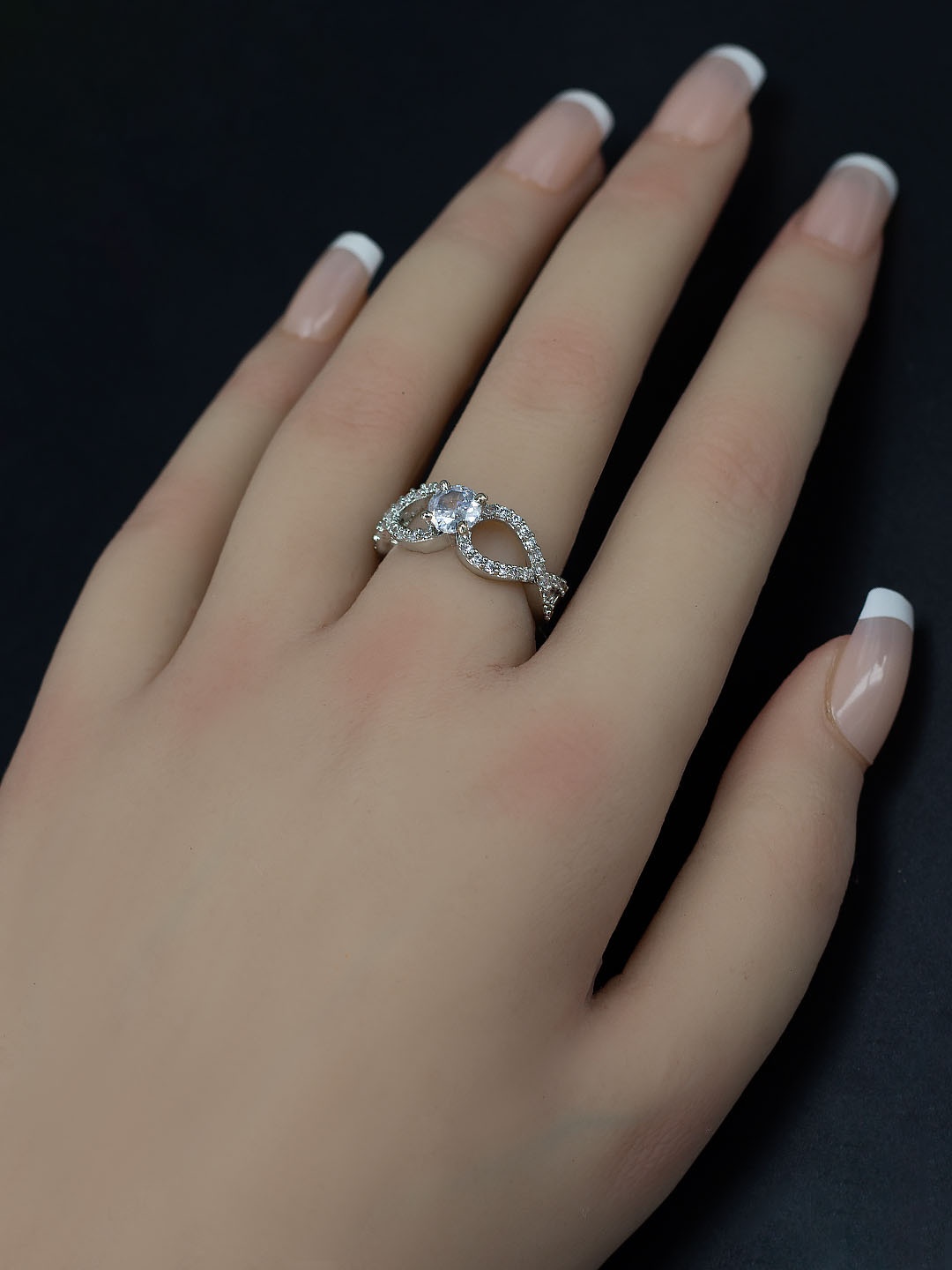 

PRIVIU Rhodium-Plated American Diamond-Studded Finger Ring, Silver