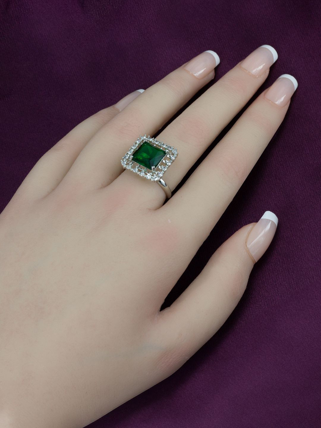 

PRIVIU Rhodium-Plated AD Stone-Studded Finger Ring, Silver