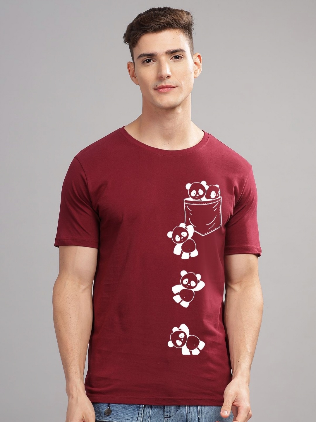 

ADRO Men Typography Printed Pockets T-shirt, Maroon