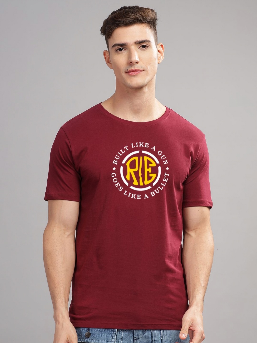 

ADRO Men Typography Printed Applique T-shirt, Maroon