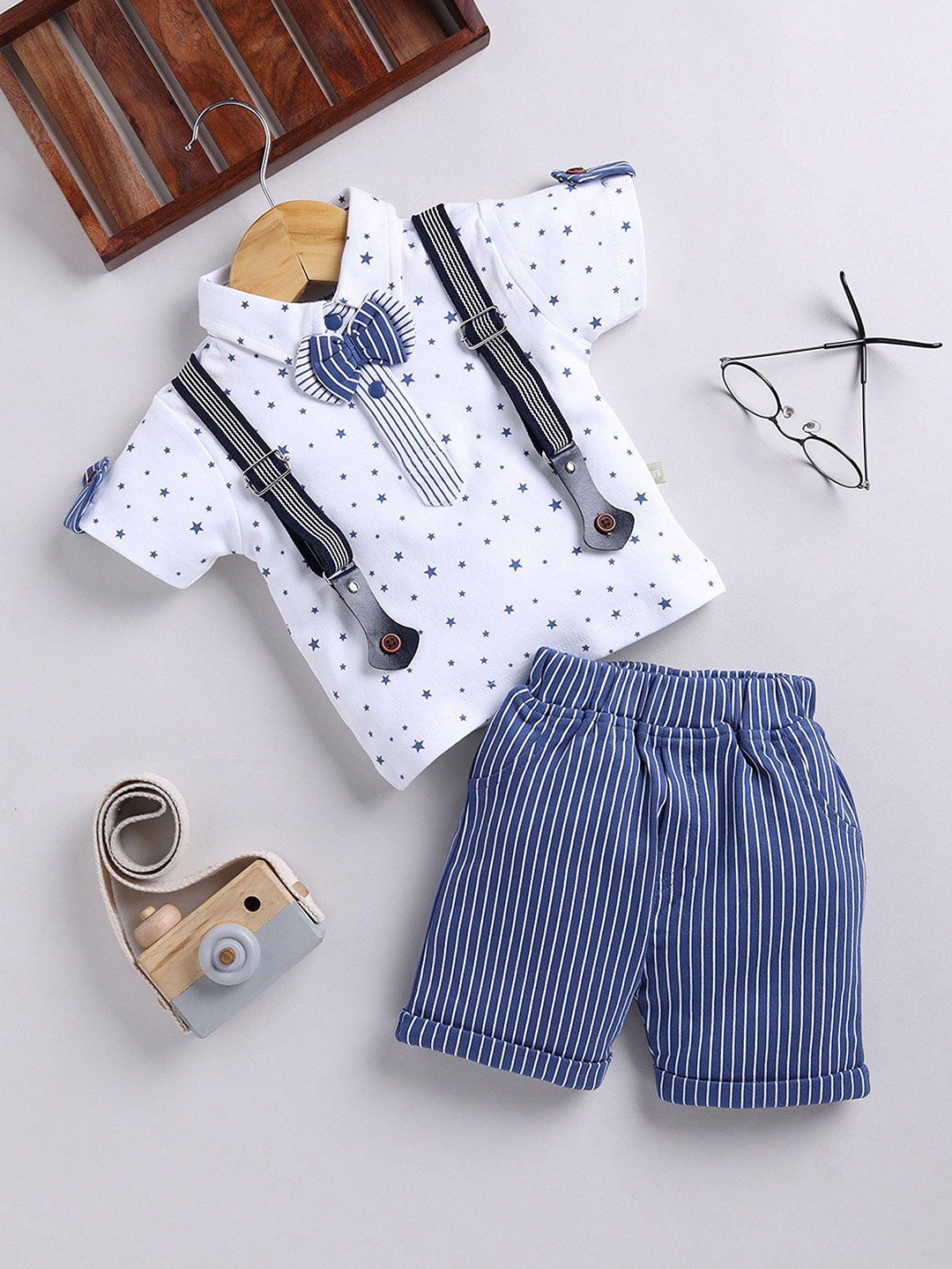 

Moms Love Infant Boys Pure Cotton Printed T-shirt with Shorts, White