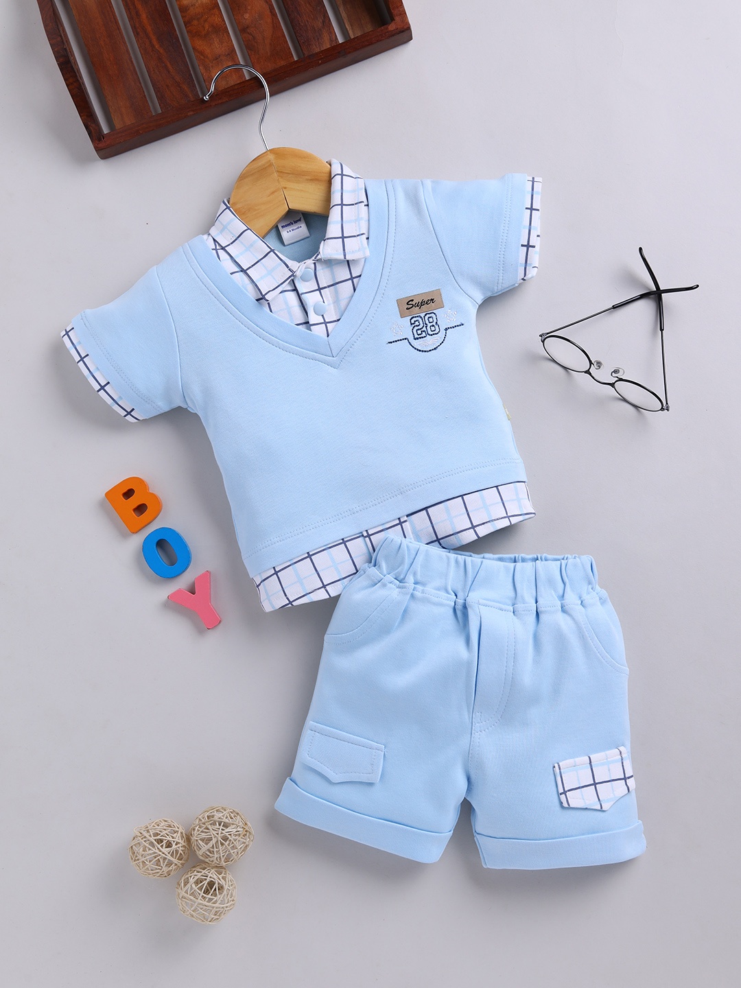 

Moms Love Infant Boys Pure Cotton Colourblocked T-shirt with Shorts, Blue