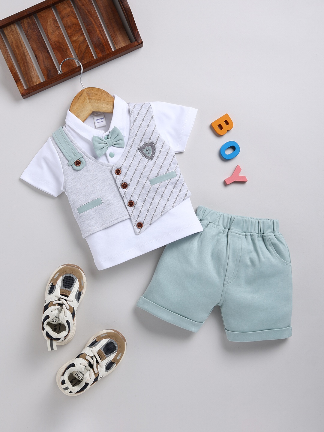 

Moms Love Infant Boys Pure Cotton Colourblocked T-shirt with Shorts, Green
