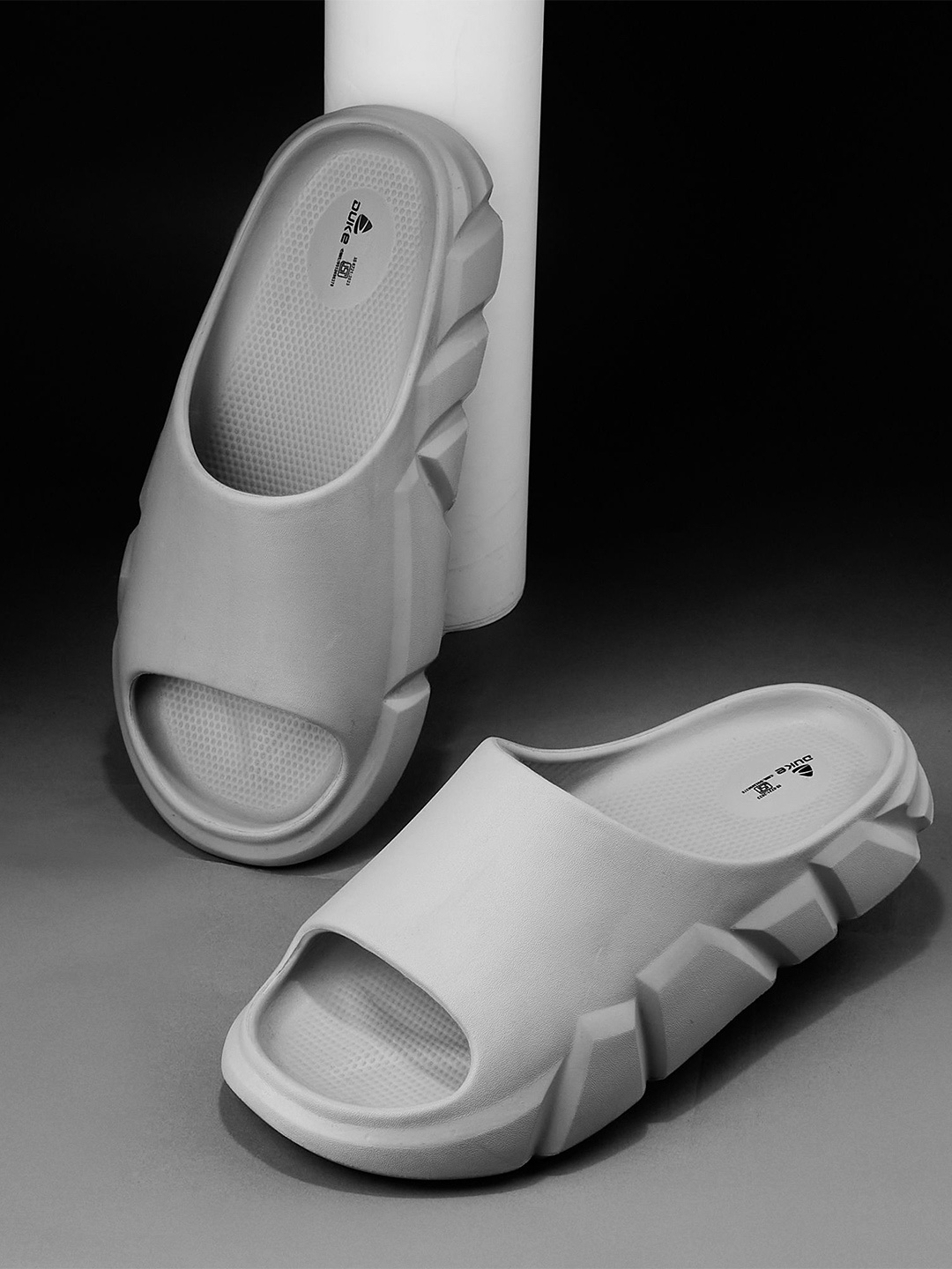 

Duke Men Rubber Sliders, Grey