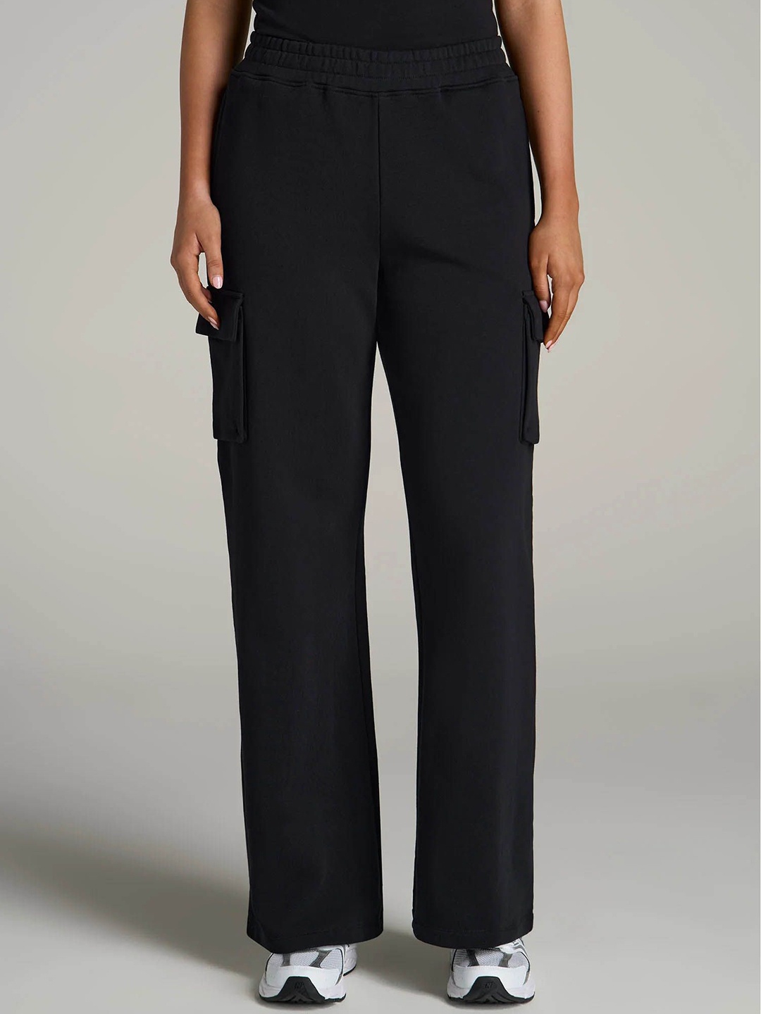 

FNOCKS Women Cotton Relaxed-Fit Mid-Rise Cargo Pant, Black