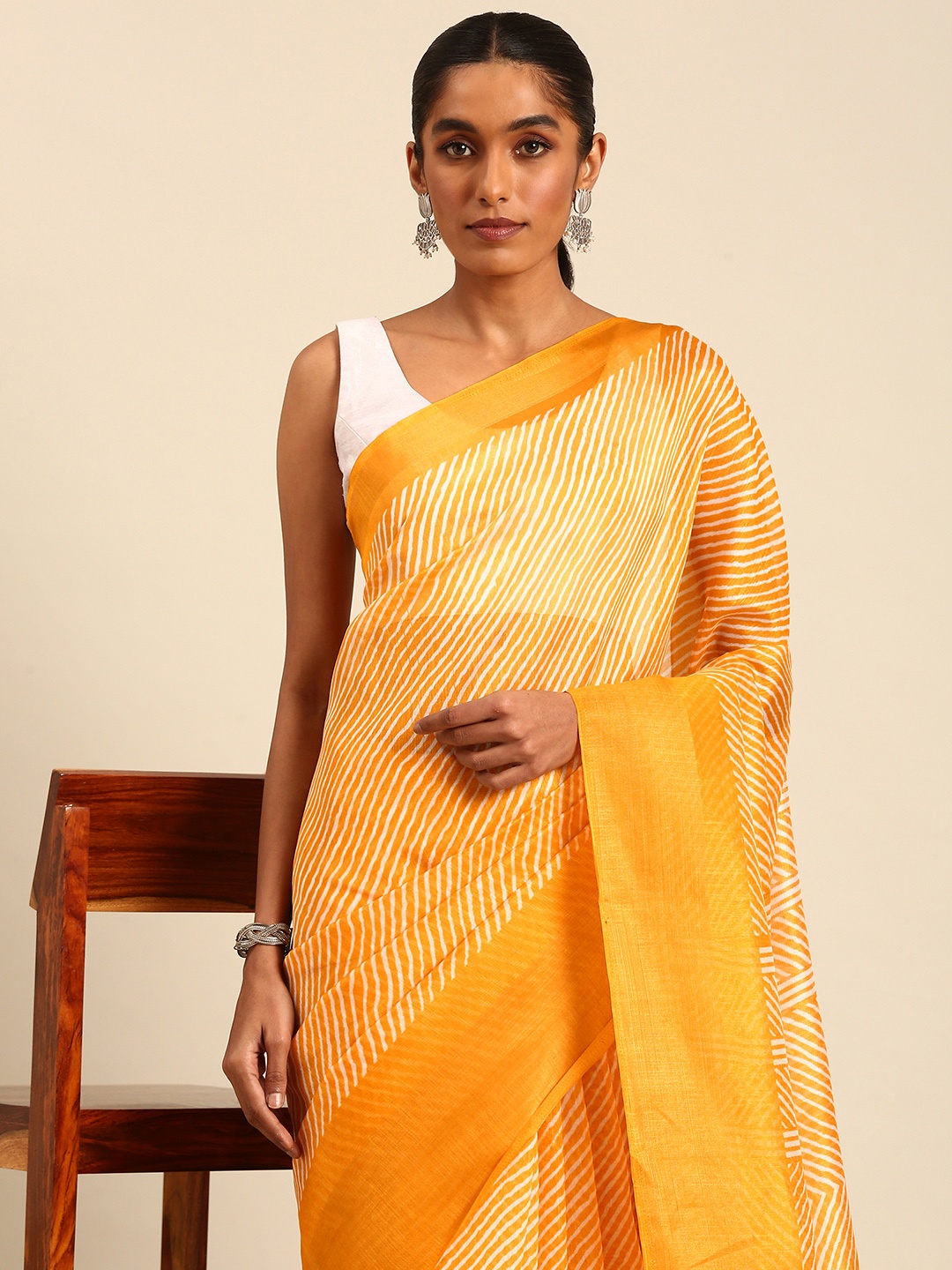 

HERE&NOW Leheriya Printed Zari Saree, Yellow