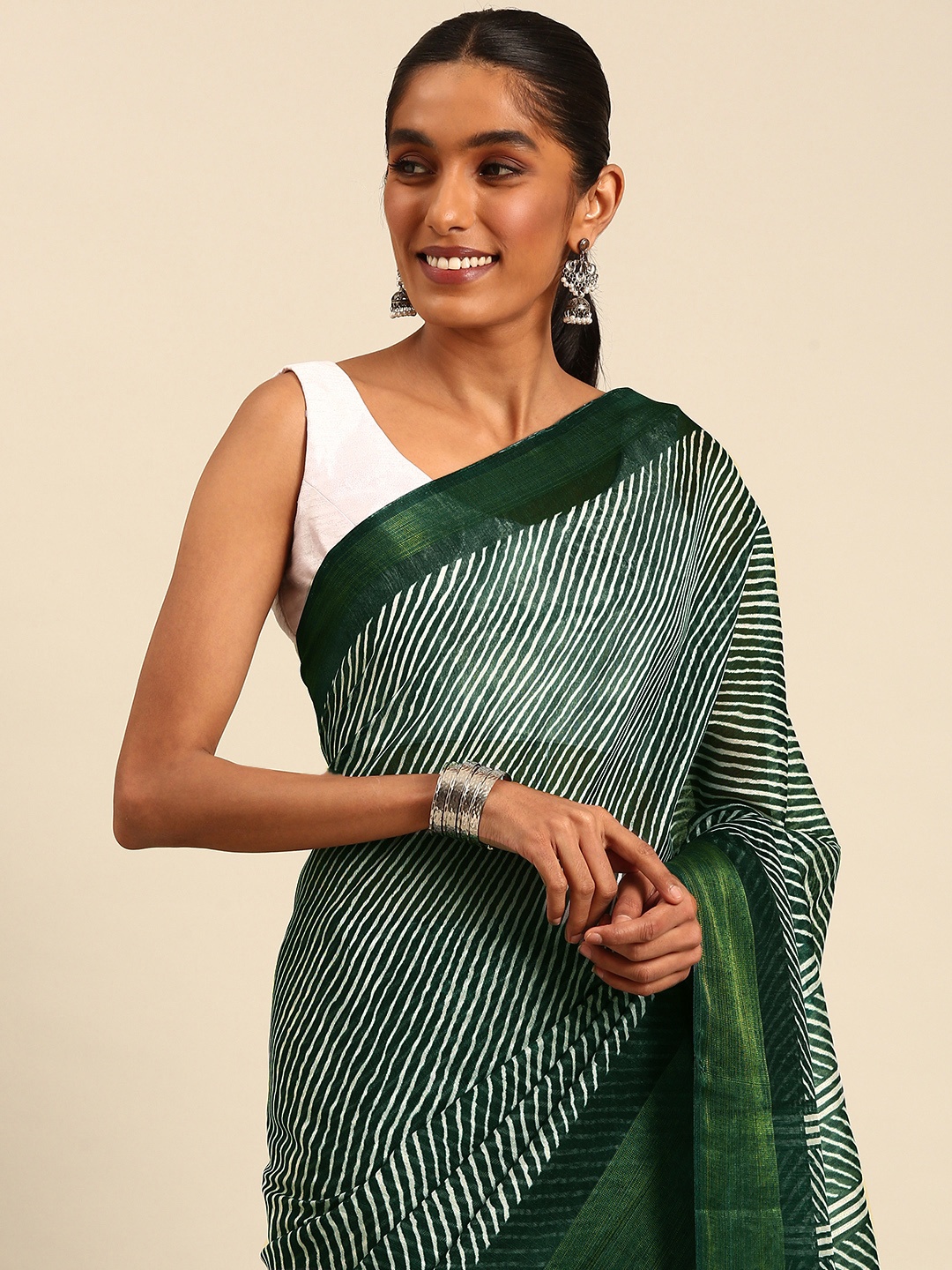 

HERE&NOW Leheriya Printed Zari Saree, Green