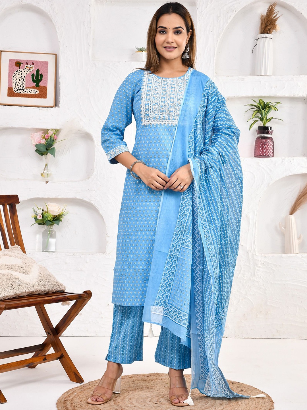 

JAIPUR ETHNIC Women Floral Printed Regular Thread Work Pure Cotton Kurta with Trousers & With Dupatta, Blue