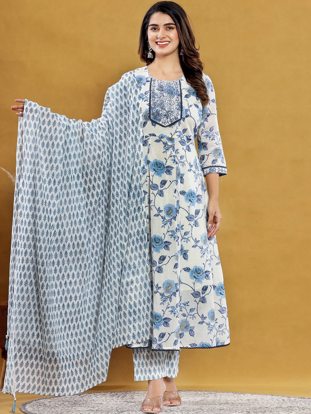 

JAIPUR ETHNIC Women Floral Printed Regular Pure Cotton Kurta with Trousers & With Dupatta, White