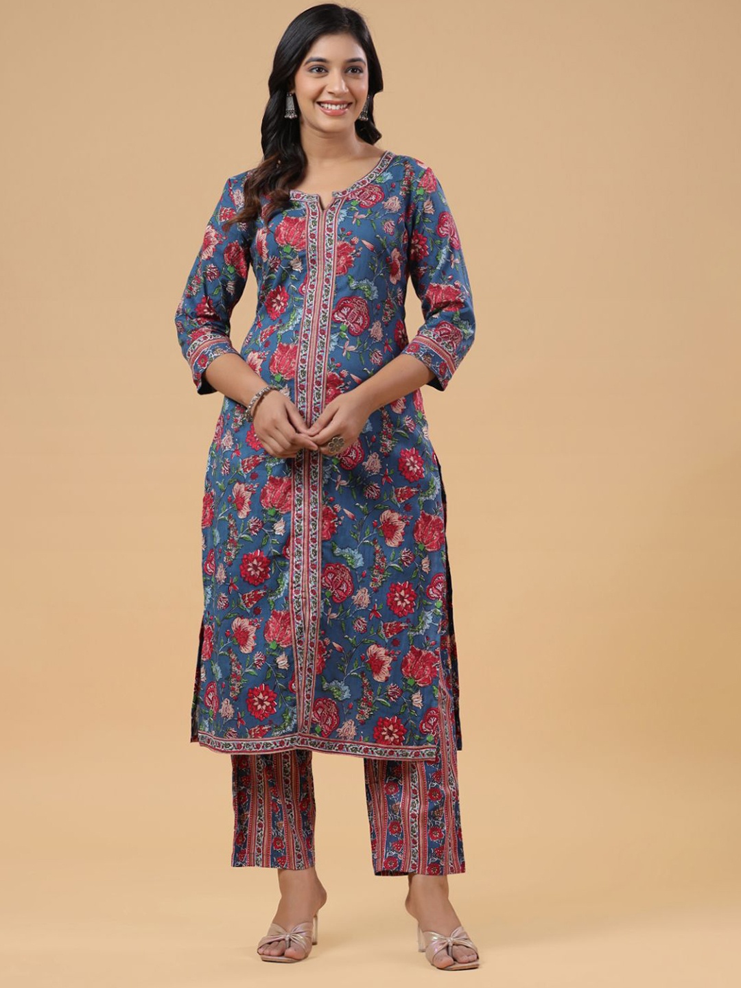 

SAVI Women Floral Printed Regular Pure Cotton Kurta with Trousers, Blue