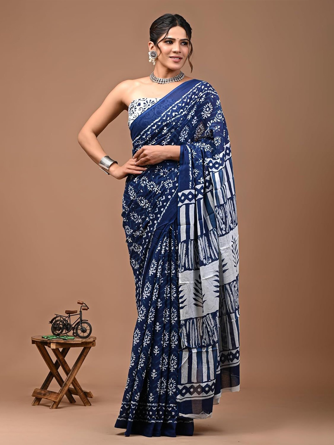 

JAIPURI PRINT Ethnic Motifs Pure Cotton Bagru Saree, Blue