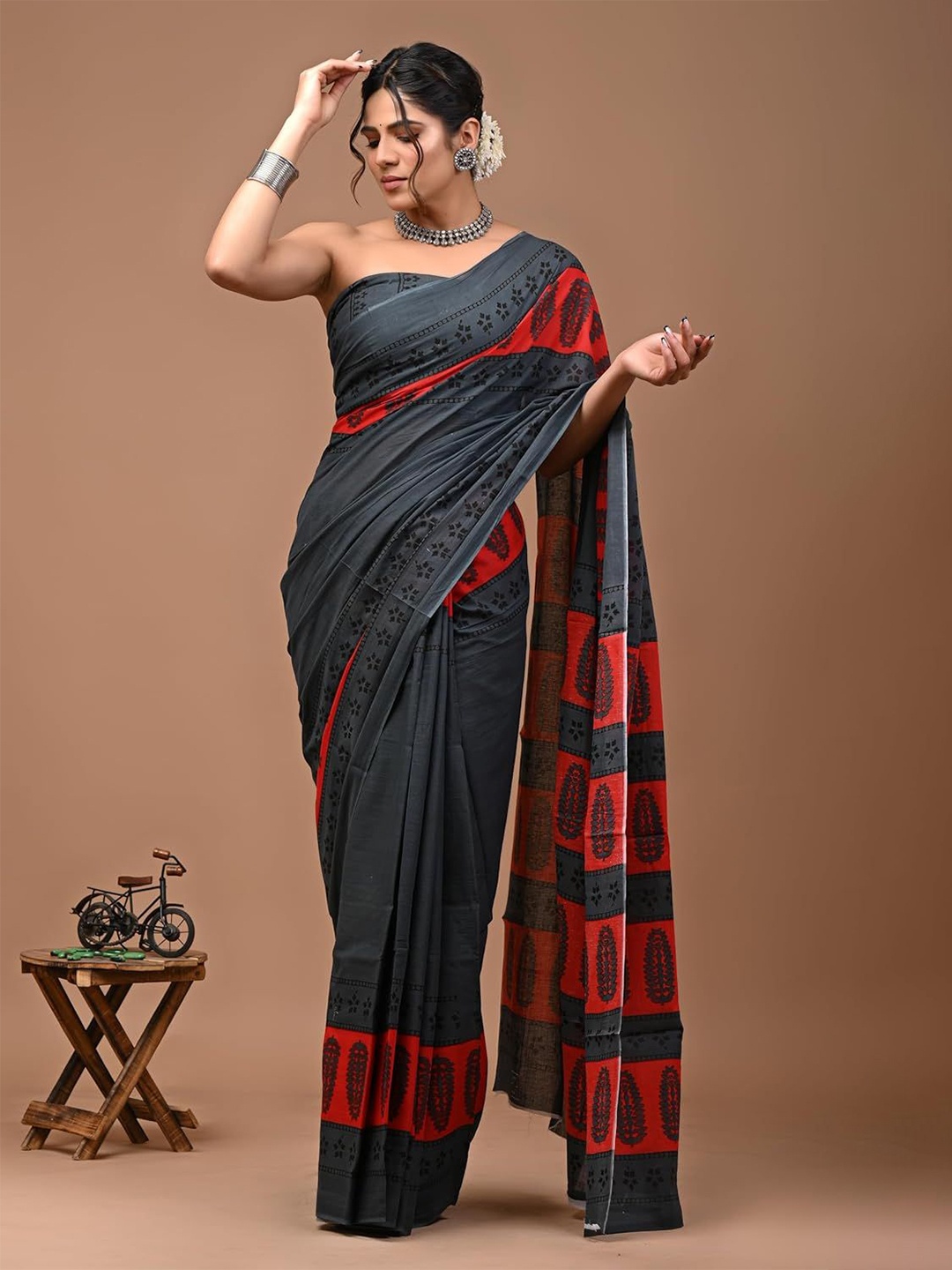 

JAIPURI PRINT Ajrak Block Pure Cotton Bagru Saree, Grey