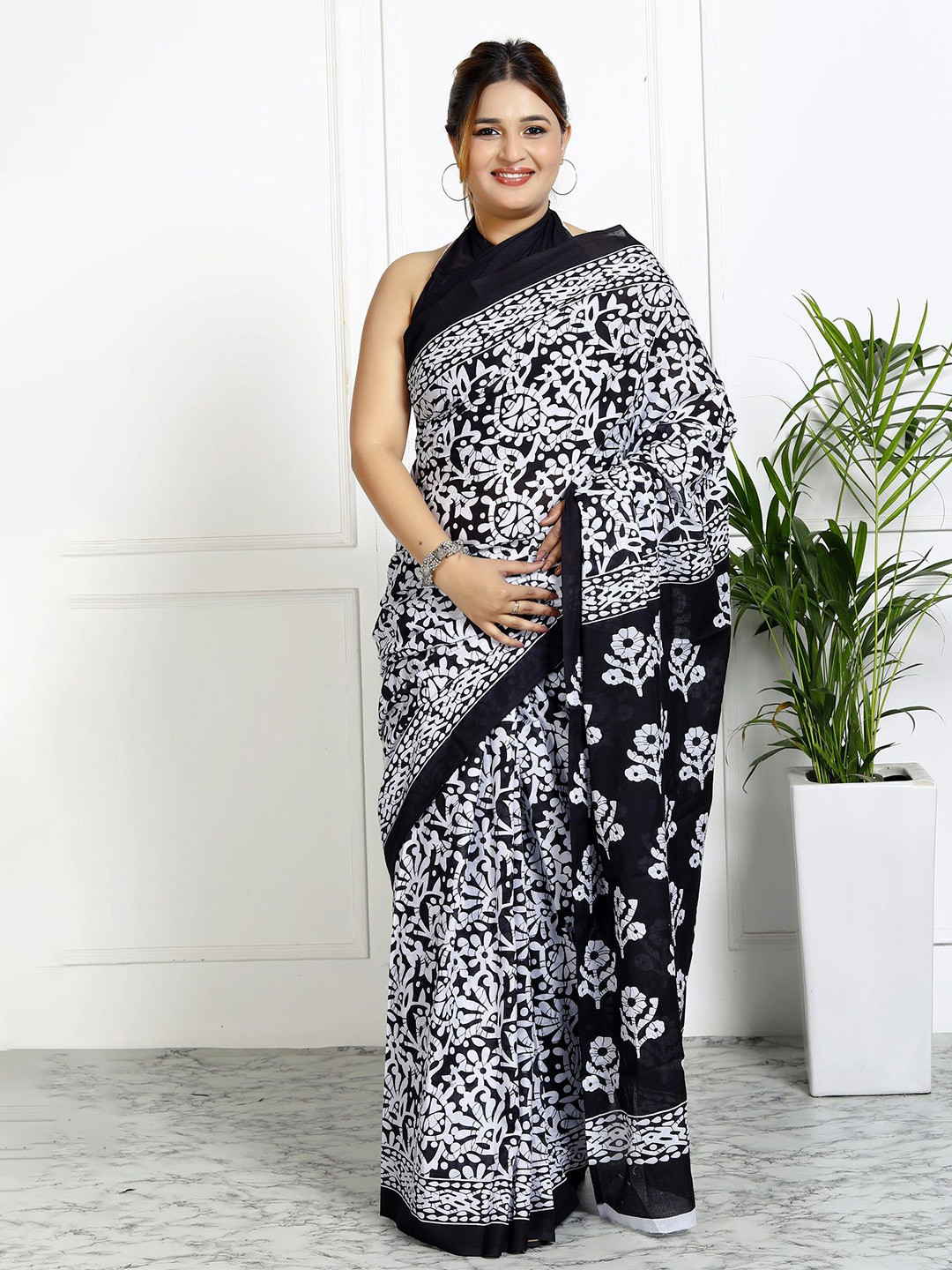 

JAIPURI PRINT Ethnic Motifs Pure Cotton Bagru Saree, Navy blue
