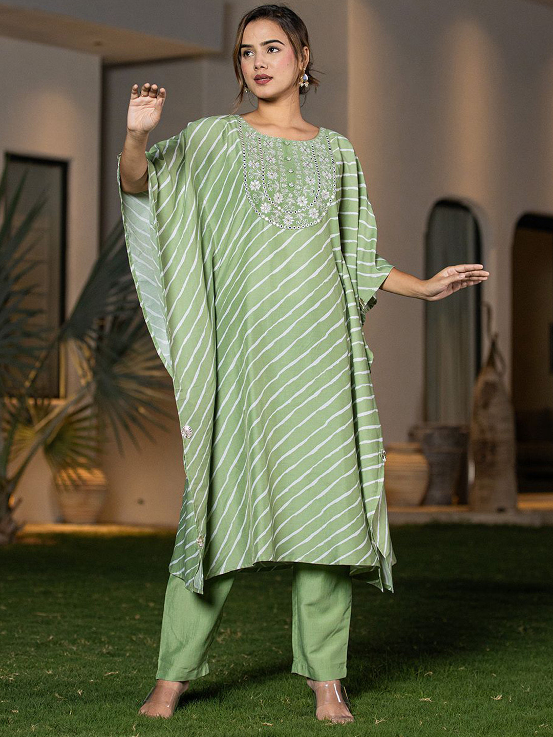 

Yufta Women Leheriya Embroidered Regular Thread Work Kurta with Trousers, Green