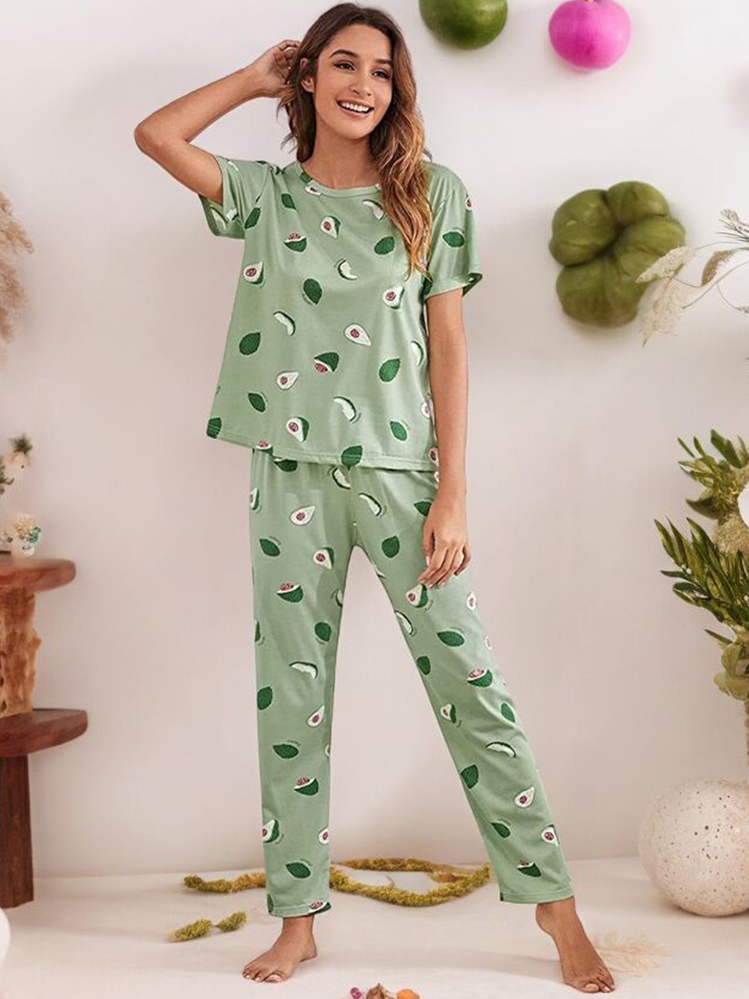 

Xivir Women Printed Night suit, Green