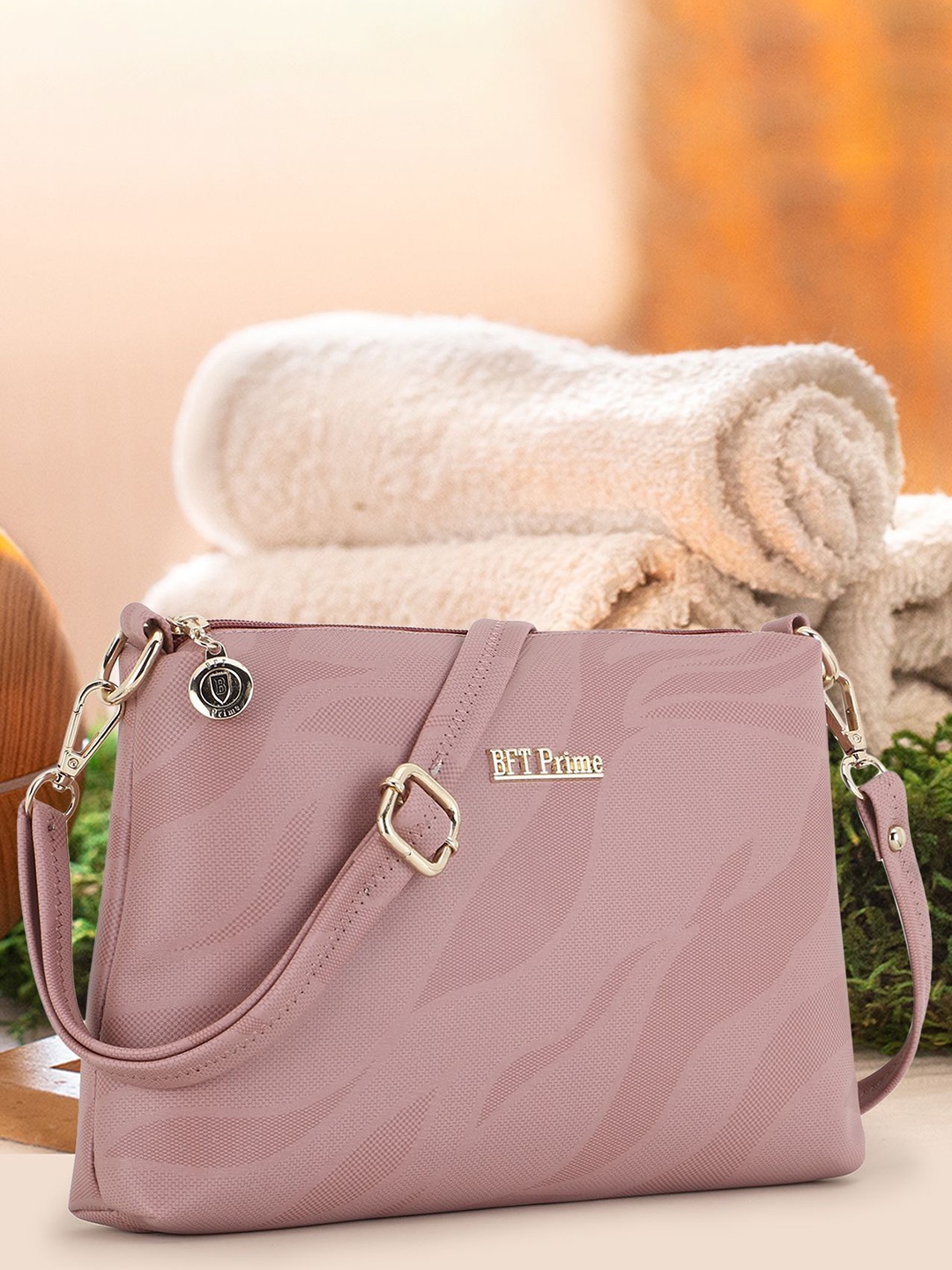 

WOMEN MARKS PU Structured Sling Bag, Pink