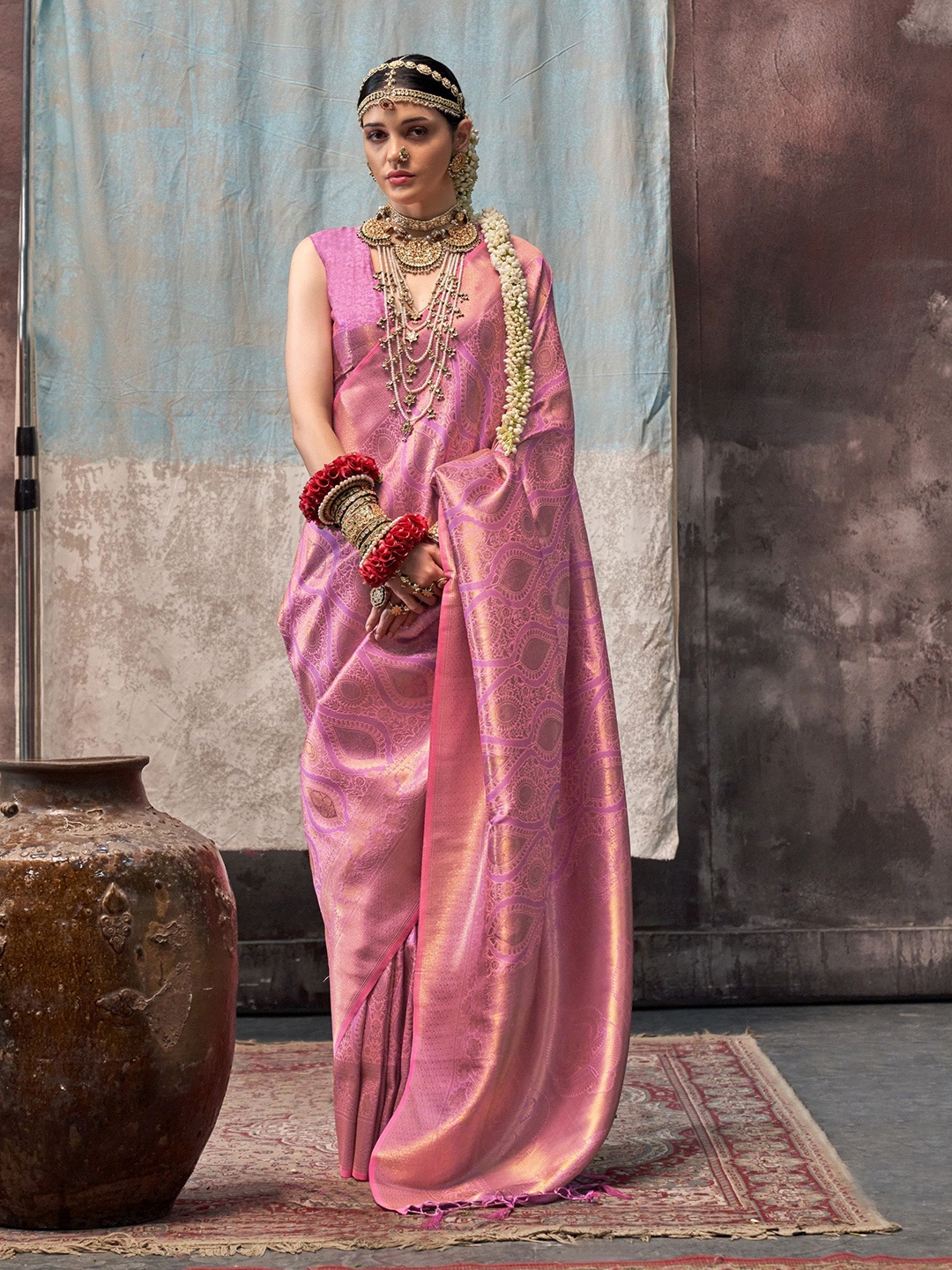

elora Woven Design Zari Silk Blend Kanjeevaram Saree, Pink