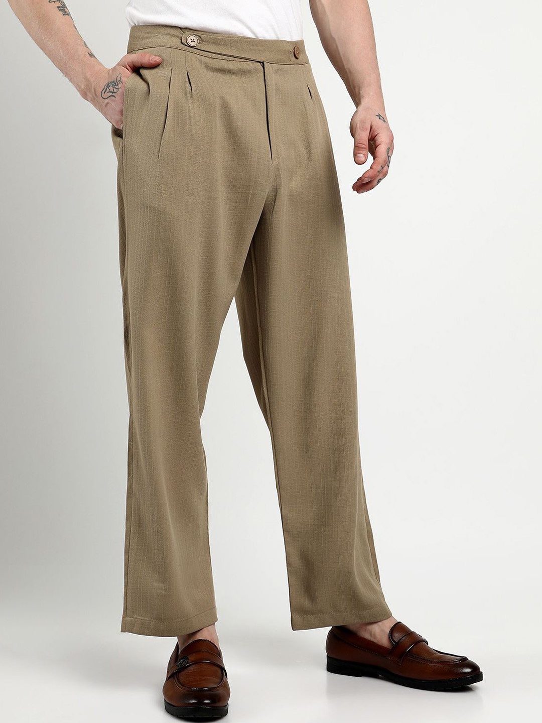 

Campus Sutra Men Comfort Easy Wash Pleated Trousers, Brown