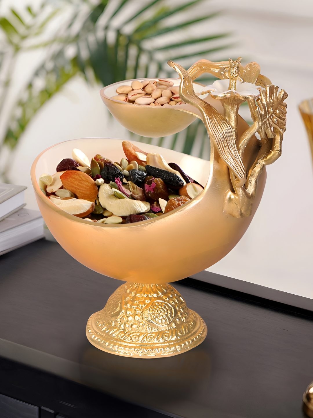 

THE HOME CO. Beige & White Aluminum Serving Bowl