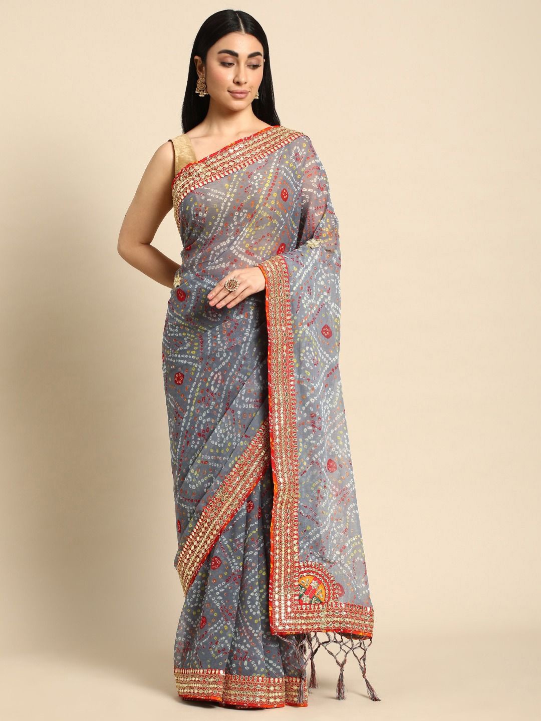 

Panzora Bandhani Gotta Patti Poly Georgette Bandhani Saree, Grey