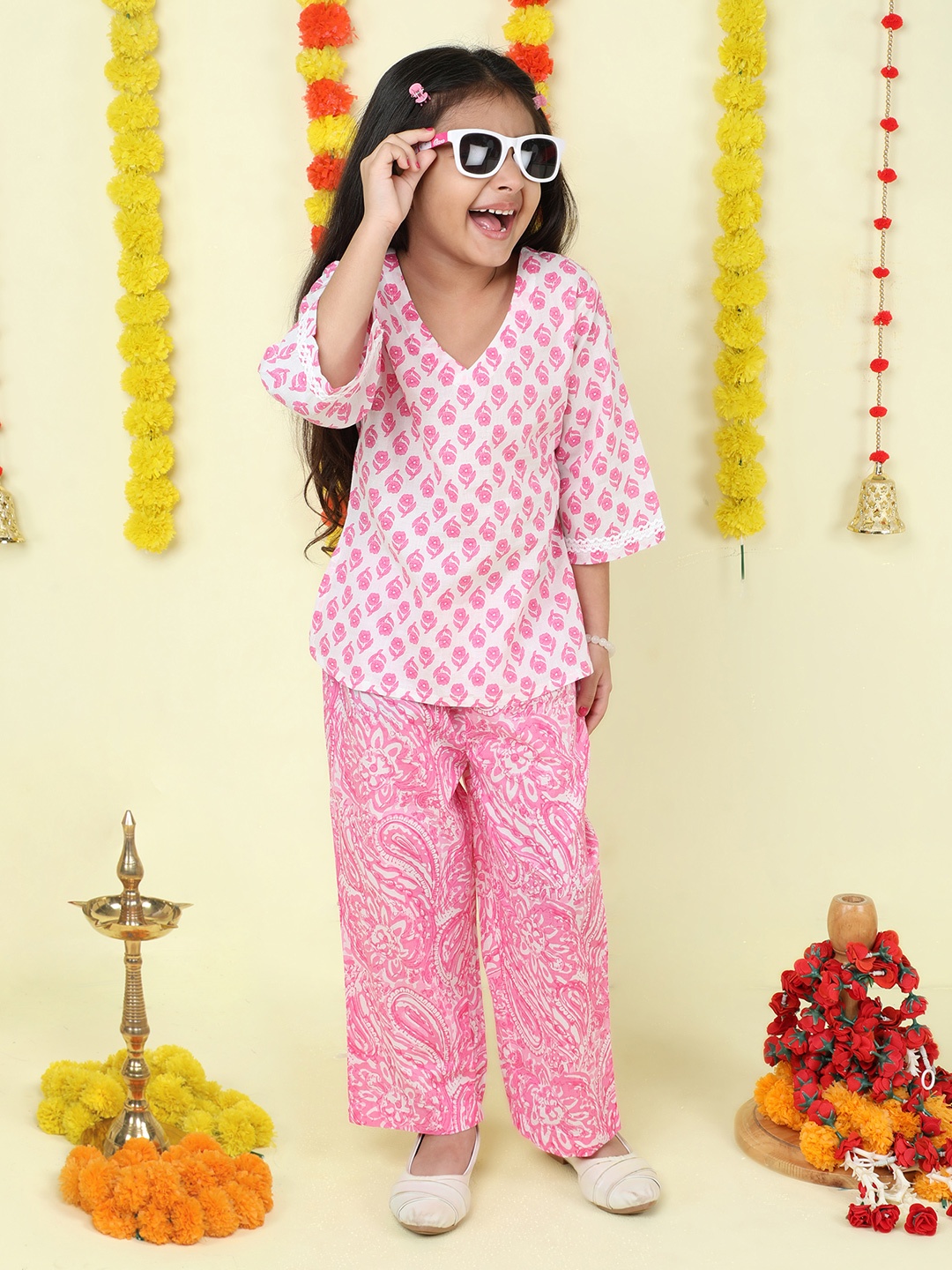 

The Magic Wand Girls Printed Night suit, Pink