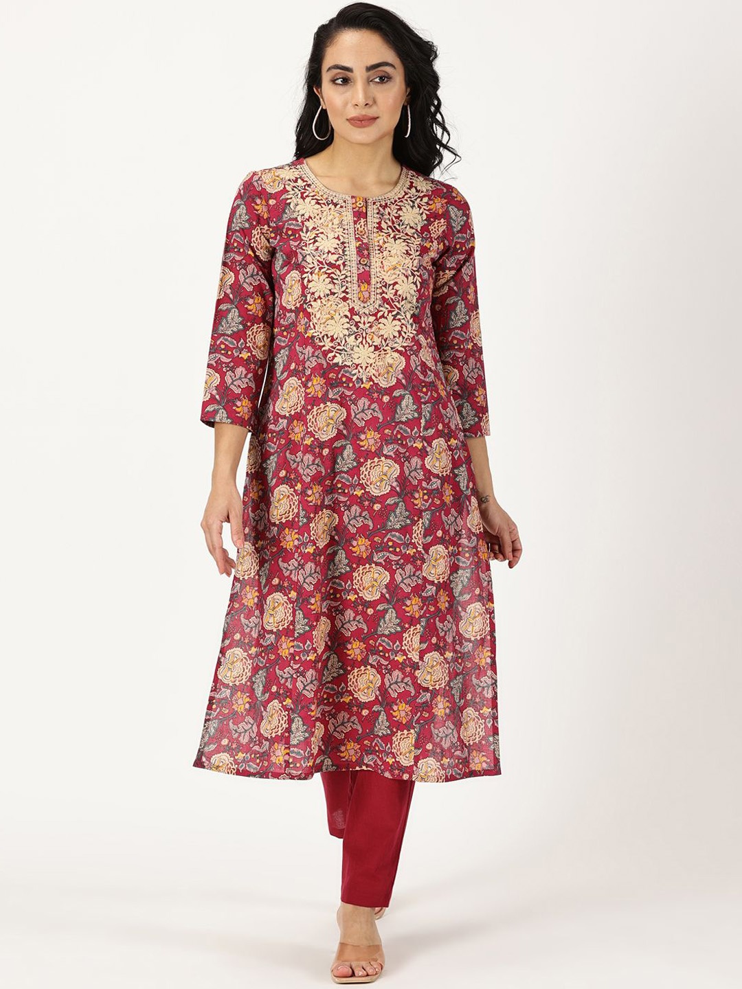 

Saffron Threads Women Floral Printed Flared Sleeves Gotta Patti Indie Florals Anarkali Kurta, Magenta