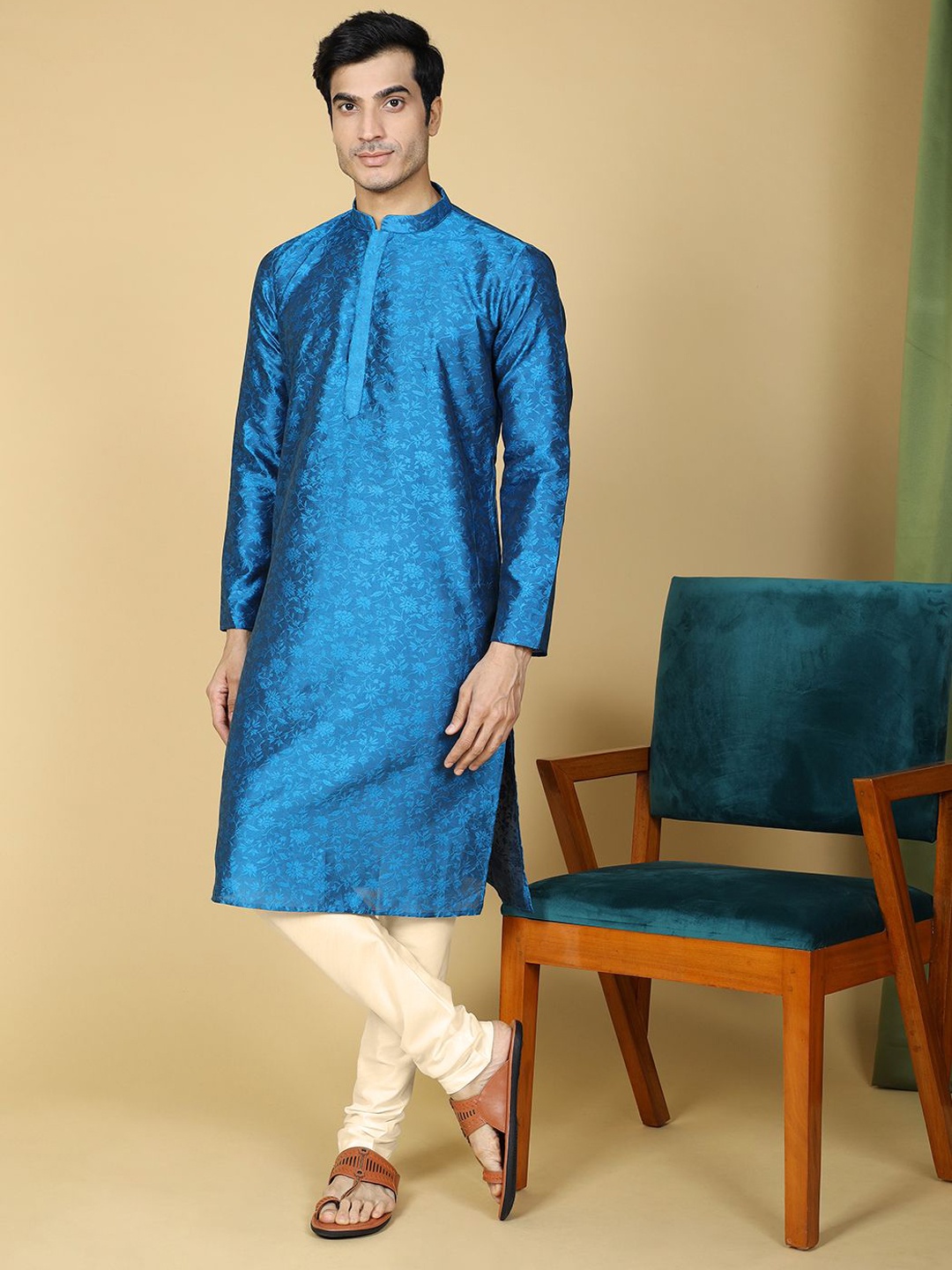 

NAMASKAR Men Regular Pure Cotton Kurta with Churidar, Blue