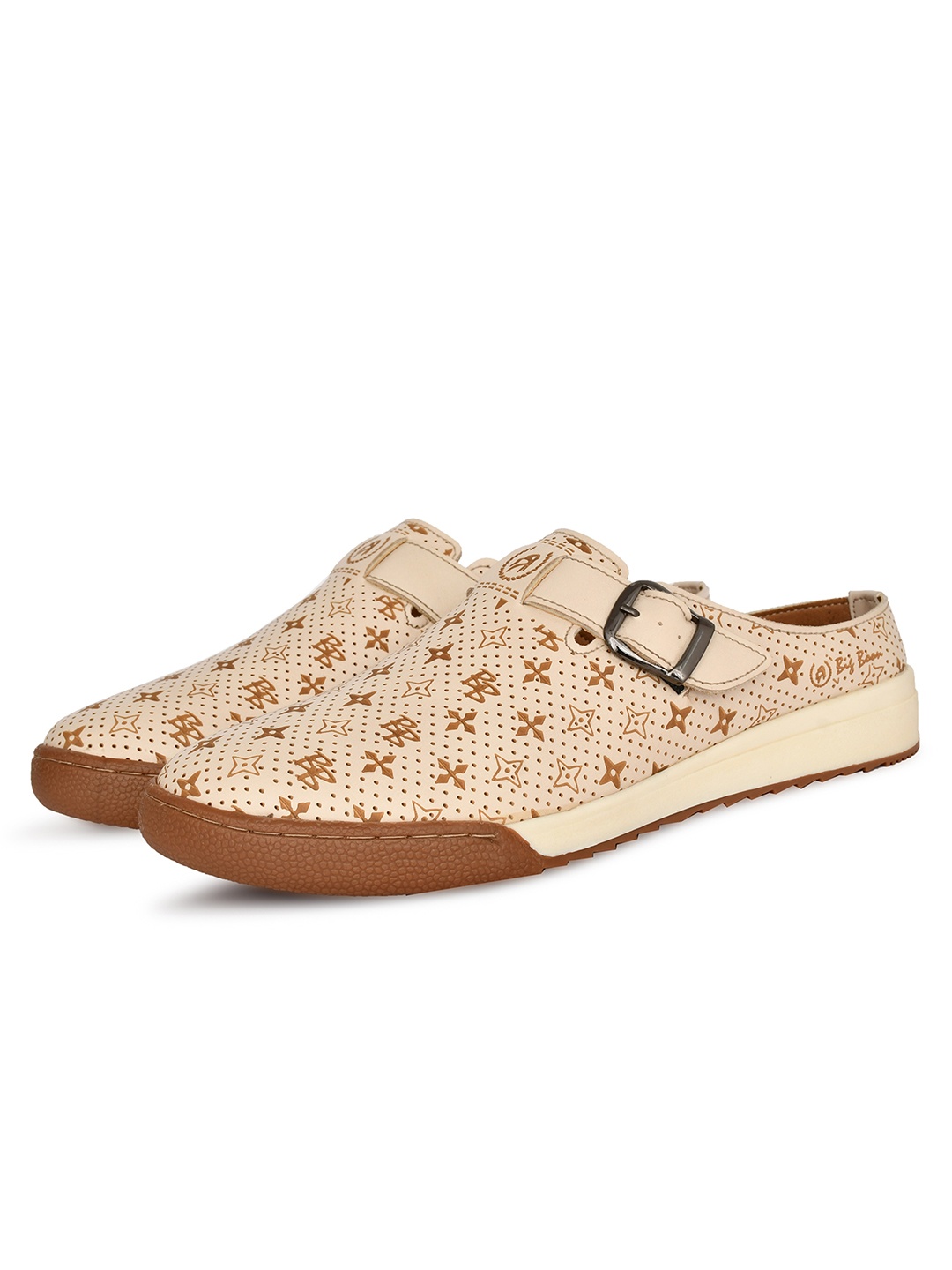 

Big Boon Men Printed Slip-On Sneakers, Off white