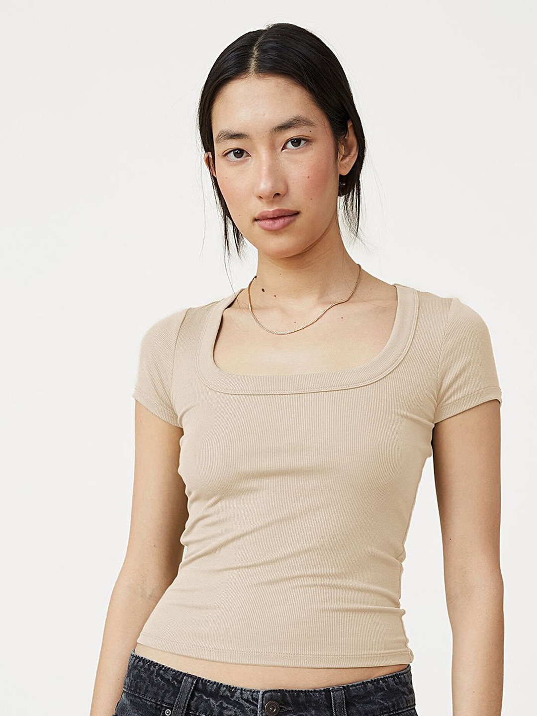 

LULU & SKY Crop Top, Beige