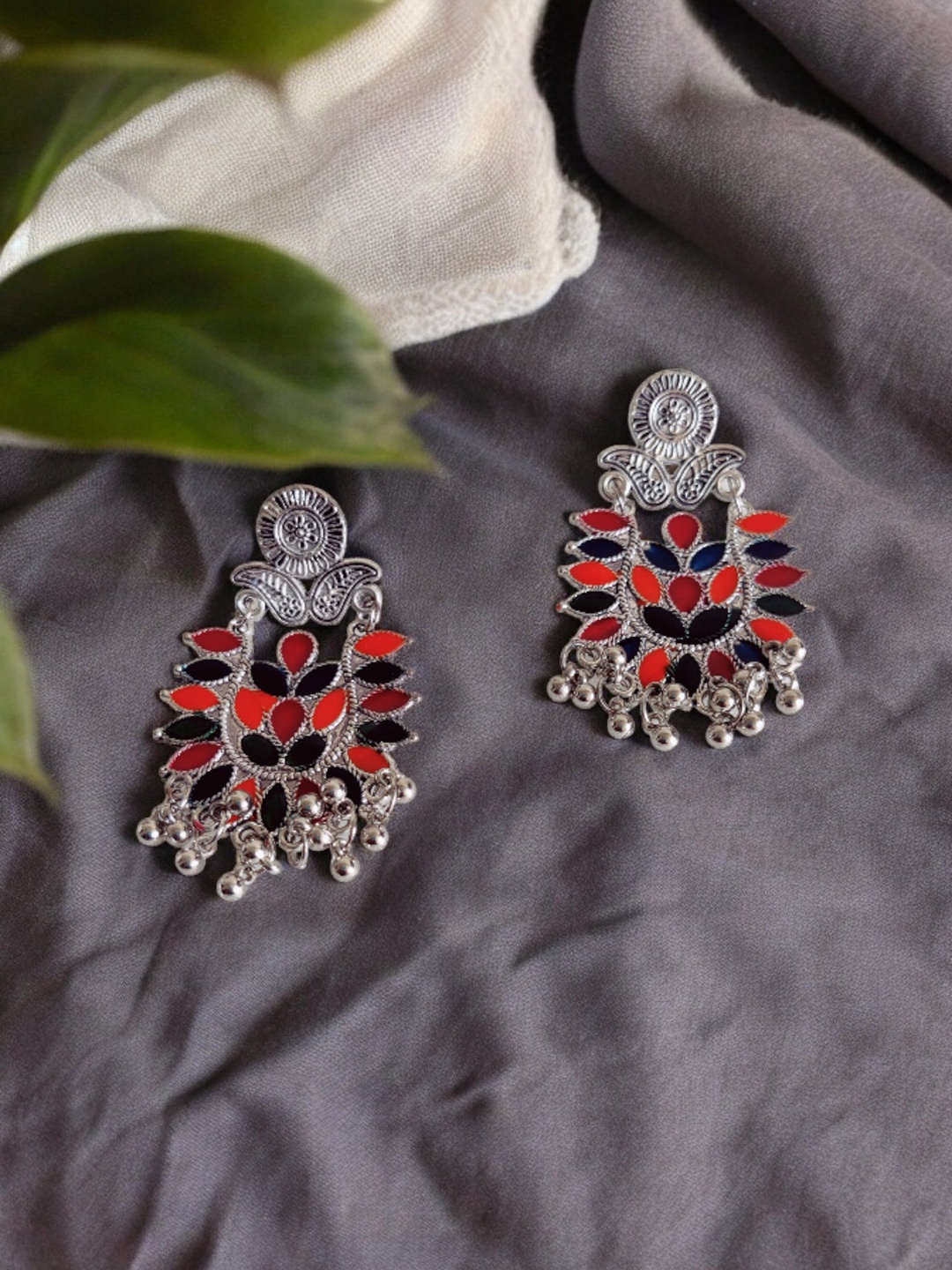 

Niska Contemporary Drop Earrings, Multi