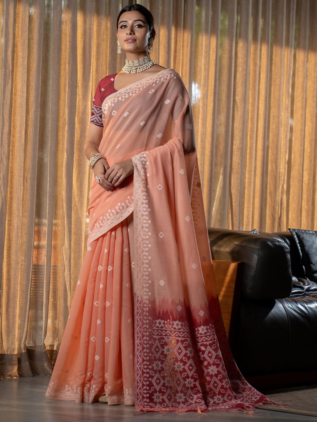

HEER FASHION Ethnic Motifs Zari Jamdani Saree, Peach