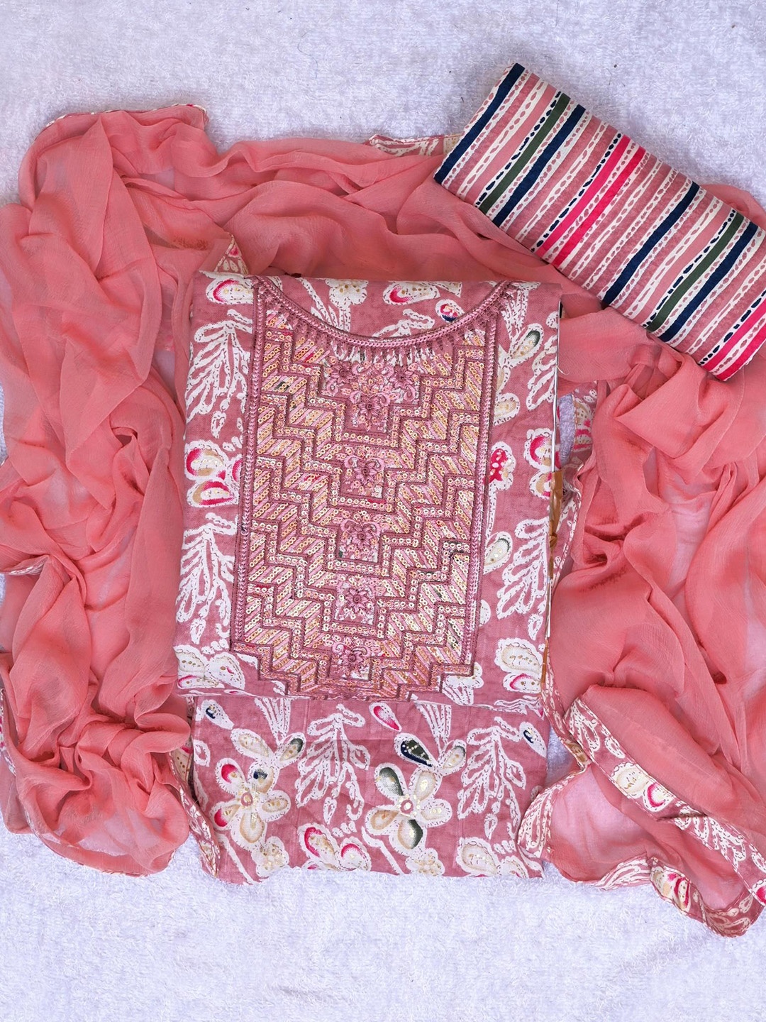 

Panzora Printed Unstitched Dress Material, Pink