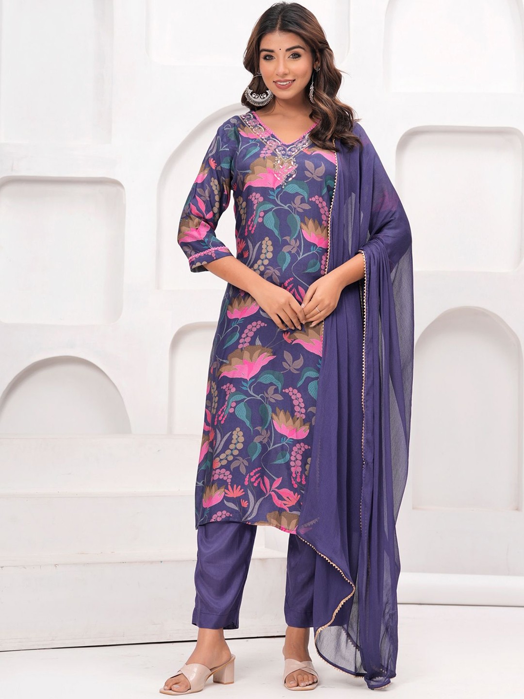 

KALINI Women Floral Printed Regular Beads and Stones Kurta with Trousers & With Dupatta, Blue