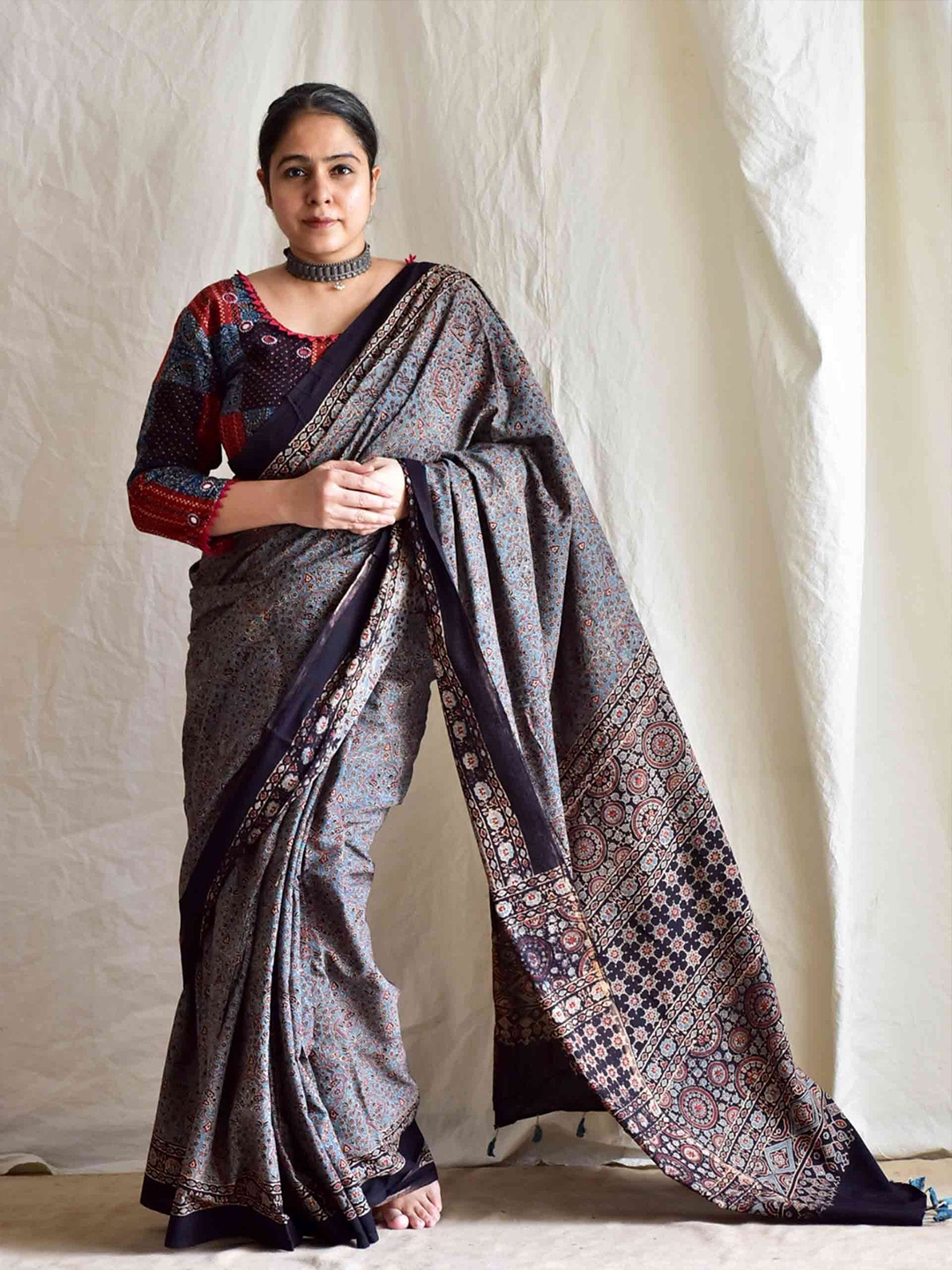 

Sundarii Paisley Pure Cotton Block Print Saree, Black