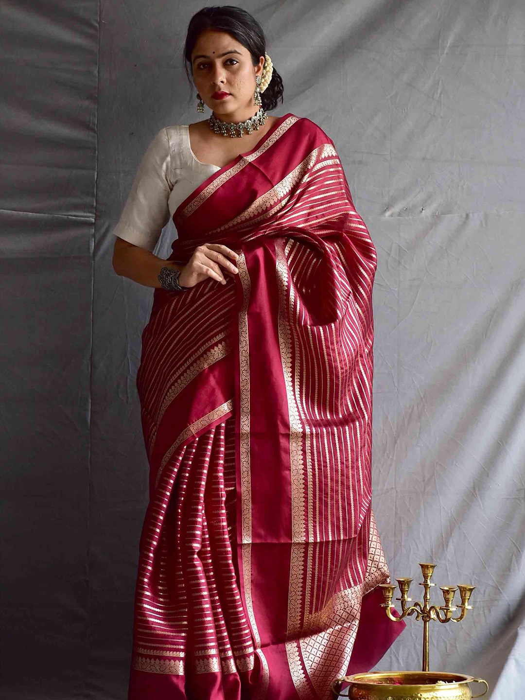 

Sundarii Woven Design Silk Blend Chanderi Saree, Maroon