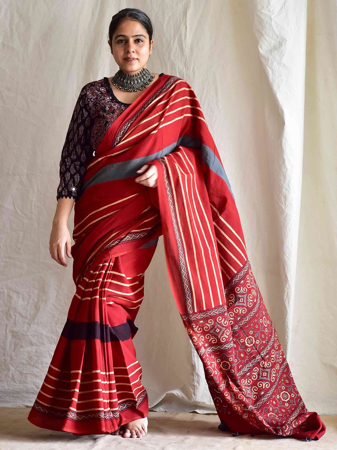 

Sundarii Striped Pure Cotton Block Print Saree, Maroon