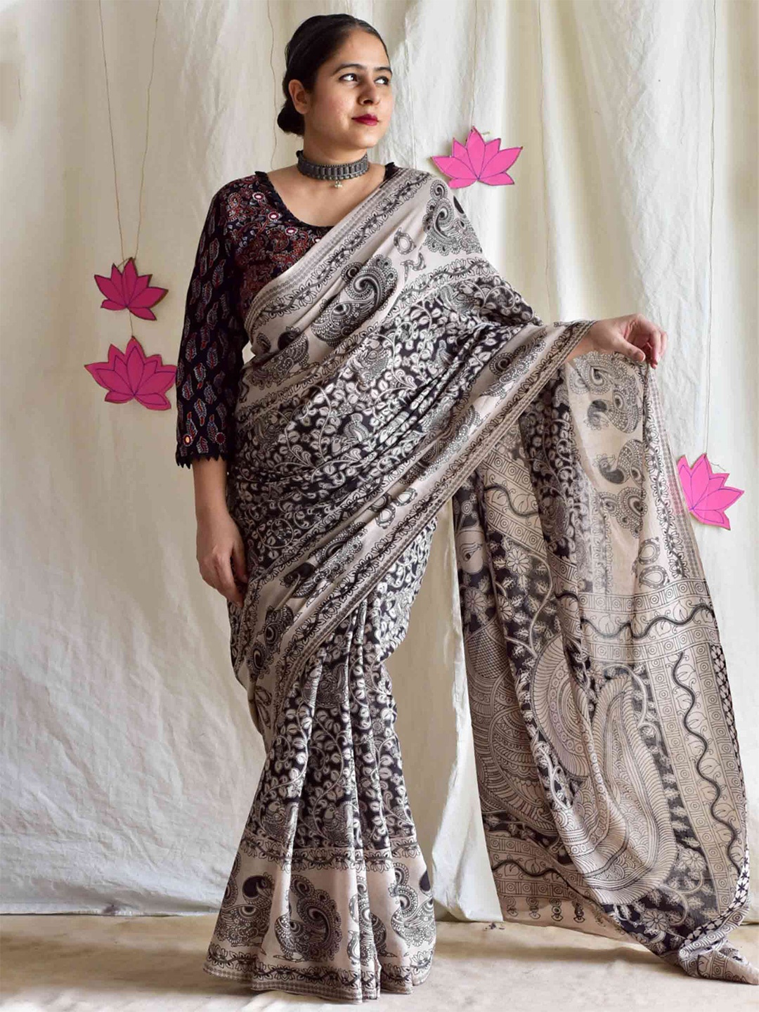 

Sundarii Floral Pure Cotton Saree, Black