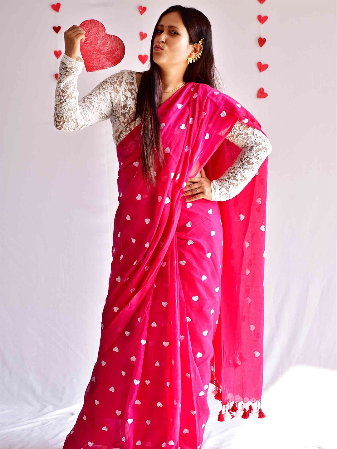

Sundarii Embroidered Pure Cotton Saree, Pink