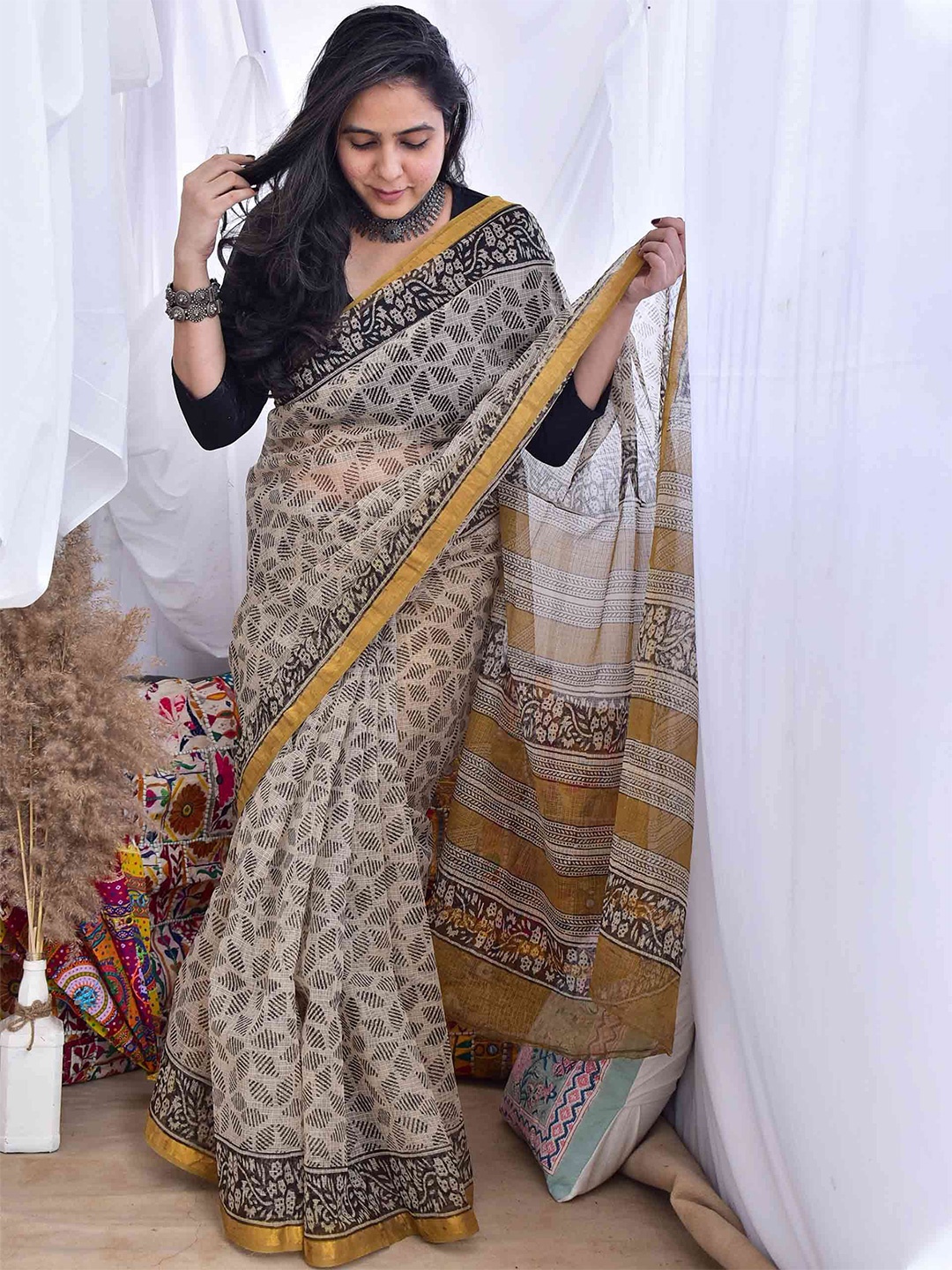 

Sundarii Ethnic Motifs Zardozi Kota Saree, Black