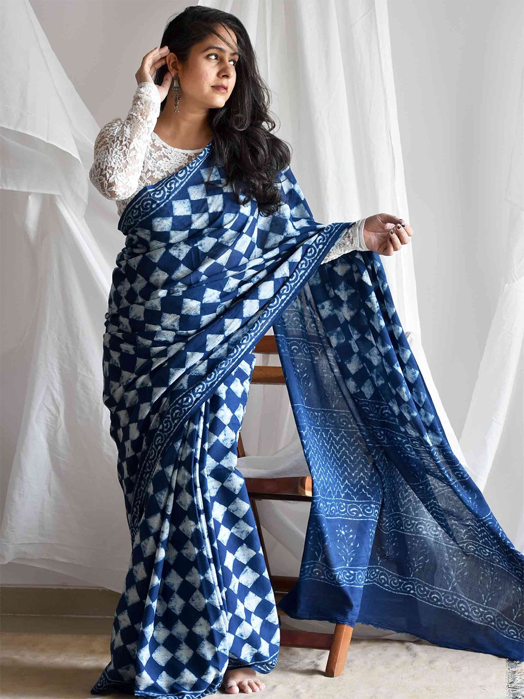 

Sundarii Pure Cotton Dabu Saree, Blue