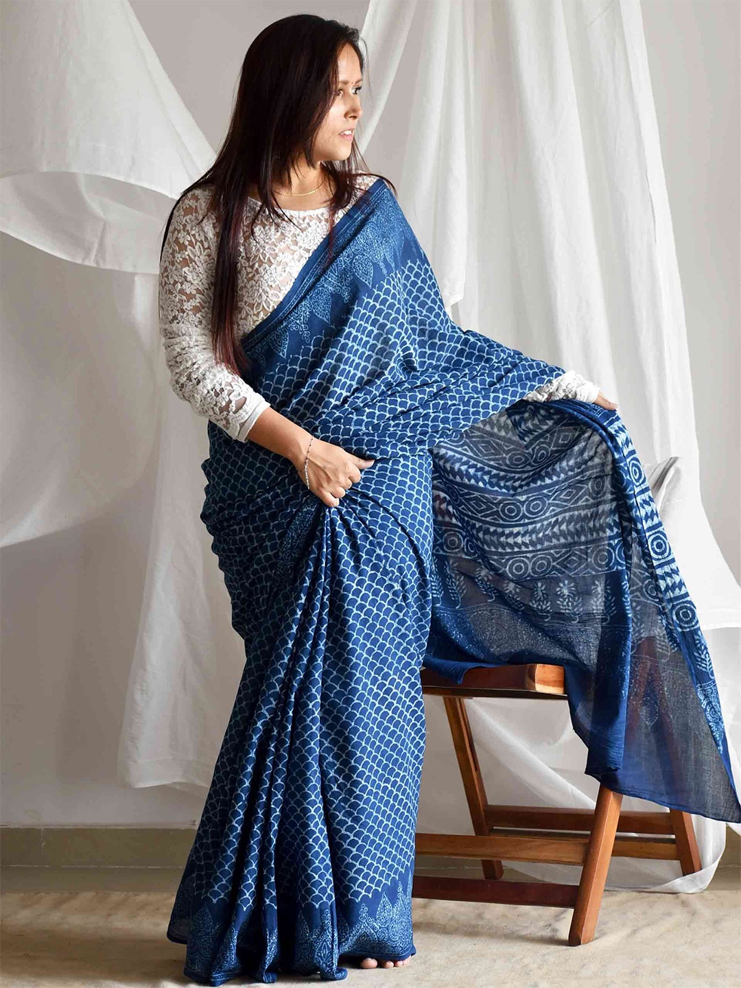 

Sundarii Pure Cotton Dabu Saree, Blue